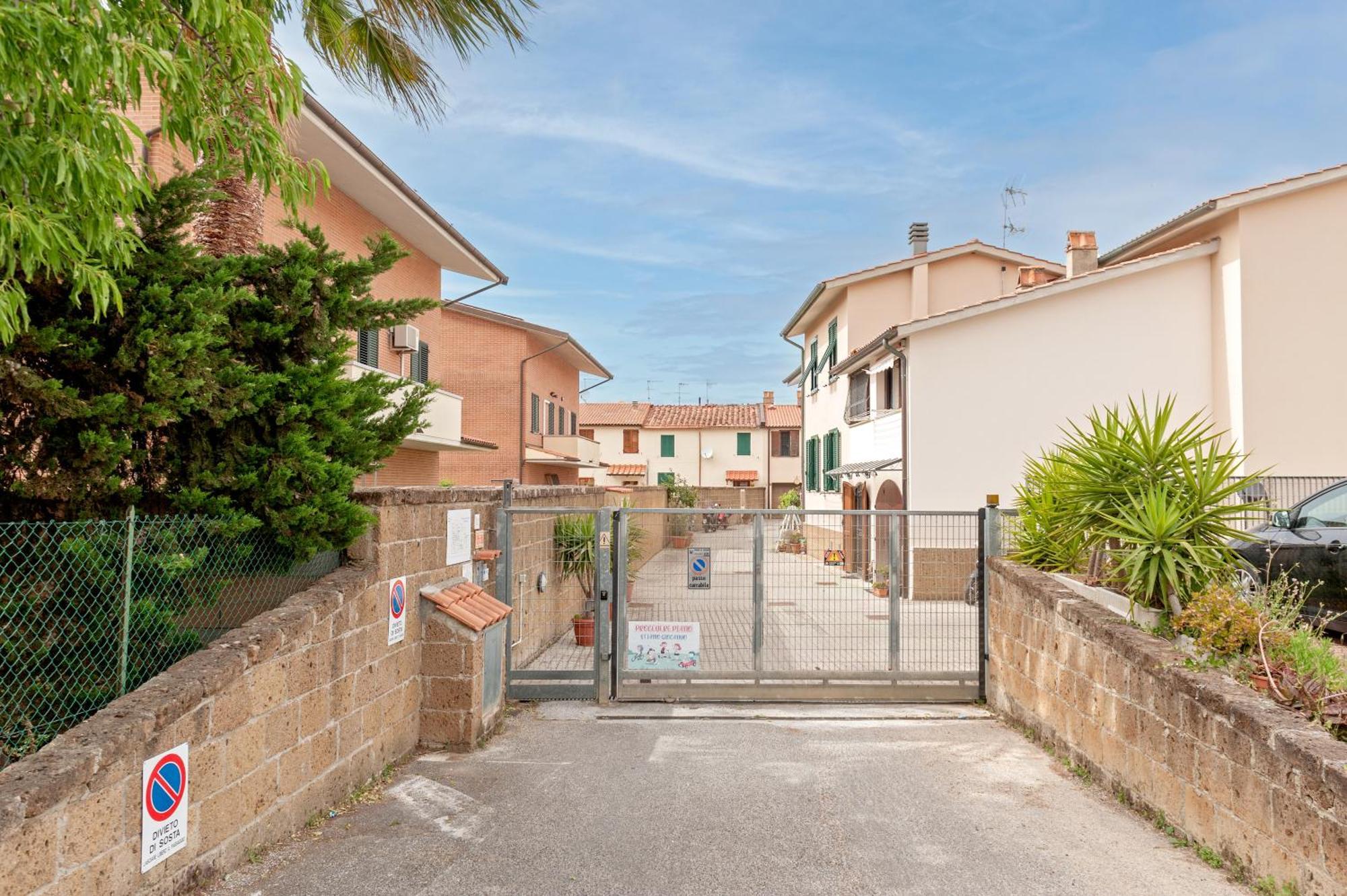 Cozy Retreat In Coastal Livorno Apartment Exterior photo